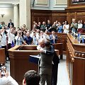 G.Nausėda įteikė auk&scaron;čiausią Lietuvos valstybės apdovanojimą V.Zelenskiui