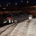 Kaune &bdquo;Opel&ldquo; nuvažiavo į griovį