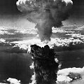 Branduolinės bombos sukeltas sprogimas vir&scaron; Nagasakio, Japonijoje., rugpjūčio 9d.
