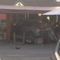 Automobilis įvažiavo į piceriją