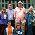 Christina Applegate, Edas Helmsas, Chevy Chase'as, Beverly D'Angelo, Skyleris Gisondo ir Steele'as Stebbinsas komedijoje &bdquo;Kvai&scaron;ų atostogos&ldquo;