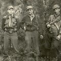 I&scaron; kairės: Klemensas &Scaron;irvys, Juozas Luk&scaron;a, Benediktas Trumpys. 1950 metų spalis Kazlų Ruda.