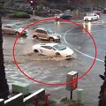 Beproti&scaron;kas &bdquo;Lamborghini&ldquo; vairuotojo poelgis patvinusioje sankryžoje