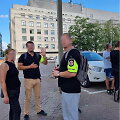 Policijos dialogo grupėje dirbęs pareigūnas vėliau renginyje pastebėtas be &scaron;io rai&scaron;čio ir imtas vie&scaron;ai kaltinti dėl riau&scaron;ių provokavimo.