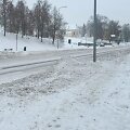 Nuo trečiadienio ryto miestą ir rajoną užgriuvusi sniego stichija sukėlė ne tik transporto paralyžių, bet ir neregėtą gyventojų pykčio bangą. Gyventojai dalijasi nuotraukomis socialiniuose tinkluose ir negaili priekai&scaron;tų rajono valdžiai ir miesto tvarkytojams.