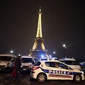 Policijos automobiliai prie Eiffelio bok&scaron;to
