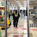 Peiliu ginkluotas vyras peiliu sužalojo keturis žmones