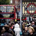 Streikuojant Londono metro vairuotojams, ne visi keleiviai telpa į miesto autobusus.