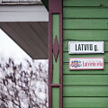 Latvijos nepriklausomybės dieną vilniečiai Latvių gatvę papuo&scaron;ė užra&scaron;u &ndash; Latvie&scaron;u iela