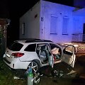 &bdquo;Subaru&ldquo; Kaune kliudė stulpą, medį, i&scaron;vertė tvorą ir apgadino namą