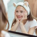 &bdquo;TikTok&ldquo; plintančios odos priežiūros tendencijos ypač stipriai veikia paaugles mergaites