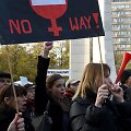 Per Lenkiją ritasi nauja protestų banga dėl planų suvaržyti moterų teisę nutraukti nė&scaron;tumą