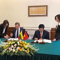 Lietuva pasira&scaron;ė sutartį su Vietnamu dėl asmenų deportavimo