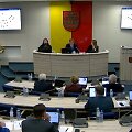 Klaipėdos tarybos nariai po dvejų metų pertraukos pirmą kartą posėdžiavo ne nuotoliniu būdu.