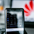 "Huawei" mobilusis telefonas su įjungtu skrydžio režimu