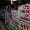 Prie&scaron; Indijos veiksmus protestuojantys pakistaniečiai