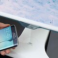 &bdquo;Samsung&ldquo; monitorius, kuris telefonus leidžia įkrauti bevieliu būdu
