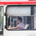 Anot valdininkų, troleibusų vairuotojai noriai persikvalifikuoja ir sės prie autobusų vairo.