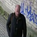 Kaune, Laisvės alėjoje automobilį apgadinęs vyras.
