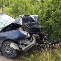 Į medį atsitrenkęs &bdquo;Renault&ldquo; automobilis