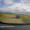 girto-vairuotojo-virazai-automobilis-ore-apsiverte-3-kartus