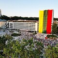 Singing the national anthem in Kaunas Vienybės Sq. Photo SBA