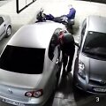 uzfiksuota-ka-vagys-isdarineja-pozeminese-automobiliu-stovejimo-aikstelese