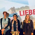 Baltijos kino dienų Miunchene organizatorės: (i&scaron; kairės) Kristel Kaljund (Vokietijos estų bendruomenė), Sabine Hahn (Miuncheno miesto biblioteka), Irma Petraitytė-Luk&scaron;ienė (Miuncheno lietuvių bendruomenė), Laila Dambelkalna (latvių kultūros bendruomenė &bdquo;Namejs&ldquo;)