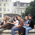 &bdquo;Draugų&ldquo; aktoriai Jennifer Aniston, Courteney Cox, Mattas LeBlancas, Lisa Kudrow, Matthew Perry ir Davidas Schwimmeris (1994 m.)