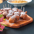 Tradicinis olandi&scaron;kas desertas "Oliebollen" 