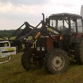 Pavogtasis &bdquo;Belarus 820&ldquo; traktorius su frontaliniu krautuvu &bdquo;Stoll Robust F10&ldquo;