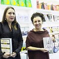 Kristina Sabaliauskaitė su ra&scaron;ytoja, &bdquo;Man Booker International&ldquo; premijos laureate Olga Tokarczuk, Krokuvos knygų mugėje