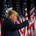 Donaldas Trumpas sako kalbą 