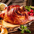 &bdquo;Schweinshaxe&ldquo; &ndash; ilgai kepama voki&scaron;ka kiaulienos karka su tra&scaron;kia odele