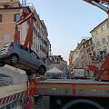 Automobilis ant Ispani&scaron;kųjų laiptų Romoje