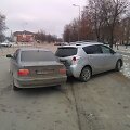 Jonavoje girto vyro vairuojamas BMW apgadino 4 automobilius