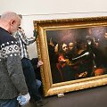 Caravaggio priskiriamo &scaron;edevro &bdquo;Kristaus suėmimas&ldquo; i&scaron;pakavimas LNDM Prano Gudyno restauravimo centre