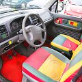 Tautinės vėliavos spalvomis puo&scaron;tas Liepos Masiulytės-Vitkauskės automobilis 