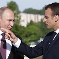 Vladimiras Putinas ir Emmanuelis Macronas Sankt Peterburge