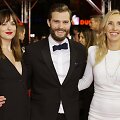 Dakota Johnson ir Jamie Dornanas su režisiere Sam Taylor-Johnson