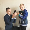Klaudijus ir Domas su pagautais kačiukais