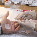 Minint pasaulinę AIDS dieną  politikai tikrinosi dėl ŽIV
