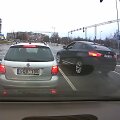 BMW X6 skrodžia sankryžą degant raudonam &scaron;viesoforo signalui.