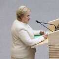 Žemės ūkio ministrė Kazimira Prunskienė sako kalbą Seimo rūmuose, 2007 metai