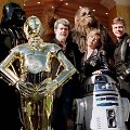 &bdquo;Žvaigždžių karų&ldquo; kūrėjas George'as Lucasas su filmo aktoriais Carrie Fisher ir Marku Hamillu 1997-aisiais
