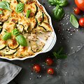 Vi&scaron;tienos tro&scaron;kinys su cukinija, pomidorais ir parmezano sūriu