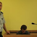 Savo keturių vaikų motiną užmu&scaron;ęs Povilas Valeika teisiamųjų suole gūžėsi ir nedrįso pakelti akių. 
