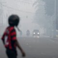 Indonezijoje de&scaron;imtys žmonių paguldyta į ligoninę dėl smogo tir&scaron;tos miglos sąlygomis