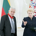 Dalia Grybauskaitė apdovanojo Tomą Venclovą ordinu &bdquo;Už nuopelnus Lietuvai&ldquo; Komandoro didžiuoju kryžiumi