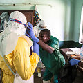 Gydytojai ruo&scaron;iasi lankyti Ebolos virusu užsikrėtusius asmenis